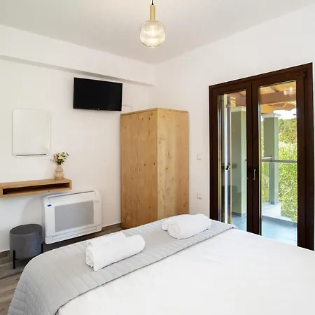 Socrates Gardeno Luxury Sea View Pool Escape