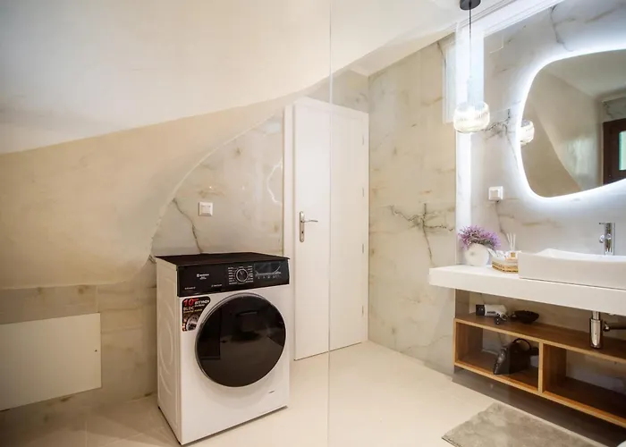 Semesterbostad Socrates Vitaládes