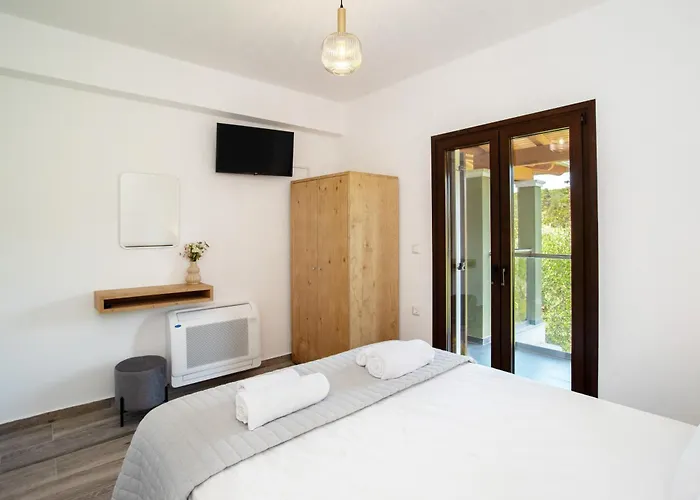 Socrates Gardeno Luxury Sea View Pool Escape